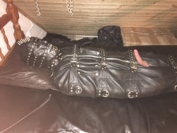 jamesbondagesx:  Gimp in full rubber, rubber