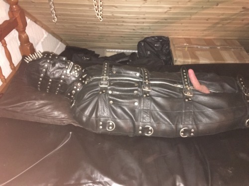 jamesbondagesx:  Gimp in full rubber, rubber adult photos