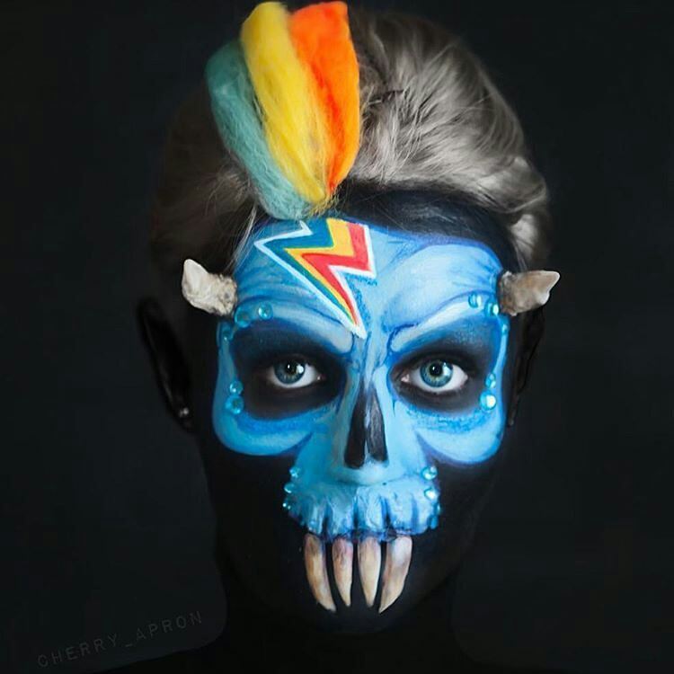 <p>What do you guys think of this skull from  @cherry_apron we 💙it.<br/>
#31daysoffaceart #31daysoffaceartchallenge #dupemag #facepaint #bodypaint #makeup #sfxmakeup #sfx #paint #featuremuas #skull</p>