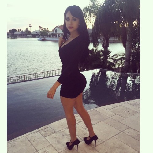 chicanalover88:  Jailyne and that plump ass.
