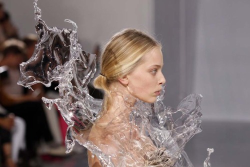 futuristyle:  Iris van Herpen 