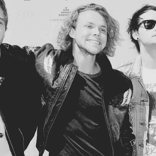 micool5sos:   @Ashton5SOS:  I’ve only got forever, and forever is fine Dedicated