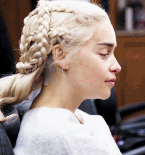 dreamerandcrazy:Emilia putting on Daenerys’ wig for the last time (GOT: The Last Watch).