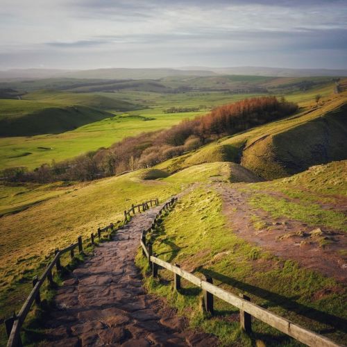 wanderthewood: Mam Tor, Peak District, England by peaklass