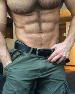 furyeyes:Cargo pants