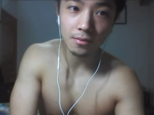 mantop10691:  倆位身材很好的大屌肌肉直男帥哥視訊激情打槍被偷拍視訊流出中… 