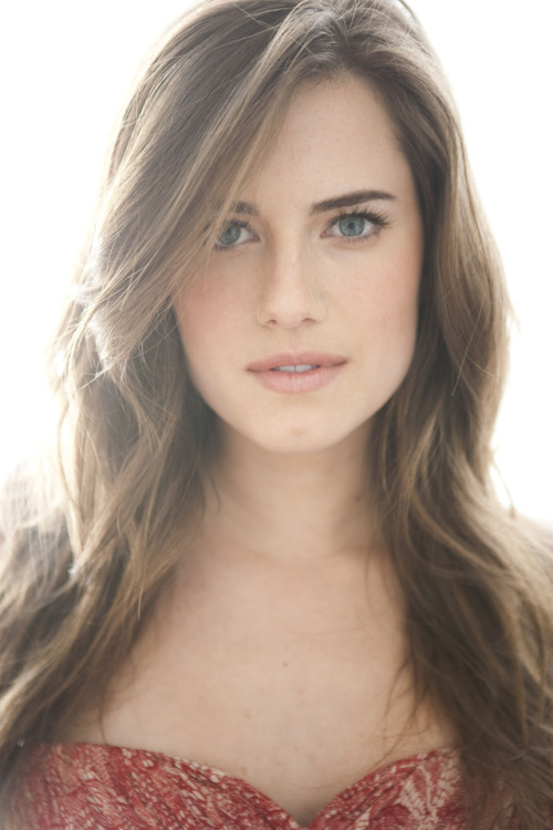 classy-cute-sexy: Allison Williams