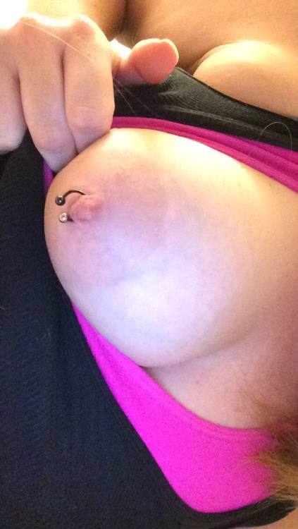 countrymiss13:  May be sick but I can still post a nip slip!