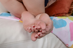 loveforgirlsfeet:  Best Feet Tumblr Here!   
