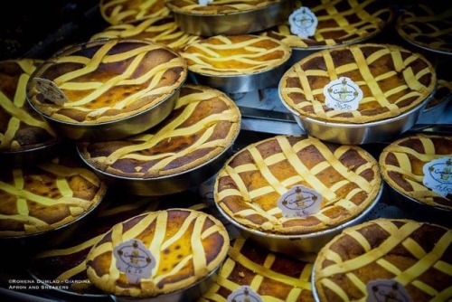 La Pastiera Napoletana, only in Naples. Absolutely delicious! #foodblog #pastieranapoletana #foodie 