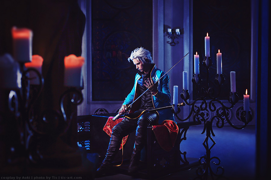 cosplayblog:  Lady (on photo #1) and Vergil (on photo #2) from Devil May Cry 3  Cosplayers: