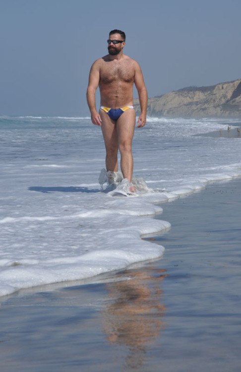 mikesmeatmarket:  jrodrig8:  Fuck me  Hell yeah 