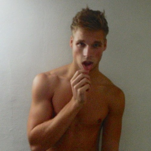 prettygayboys:  similar posts: here