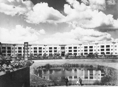 mikasavela: Images of Großsiedlung Britz and Hufeisensiedlung (Horseshoe Settlement) by Bruno Taut,