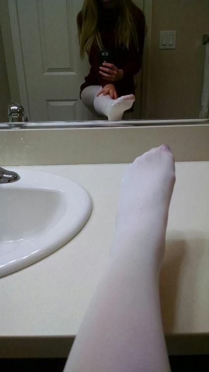Hosebunny: White tights selfies ;) and a new sweater from a follower! Selfshot in white opaque panty