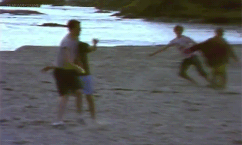 teamvampireweekend:  Vampire Weekend playing frisbee (circa Contra era) 