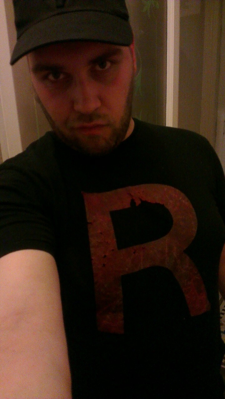 So, thay fancy dress party last night? I went as a bara Team Rocket grunt!