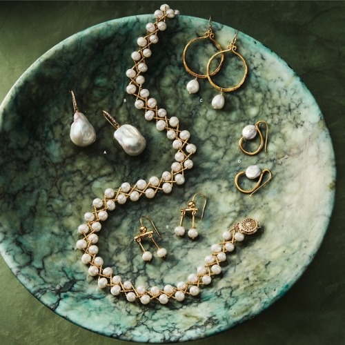 chandelyer:The Met Store braided pearl necklace