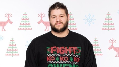 wrestlebearowens:  With the holidays approaching, I thought I’d bring back Kevin lookin’ cute in his “ugly” Christmas sweater ☺️