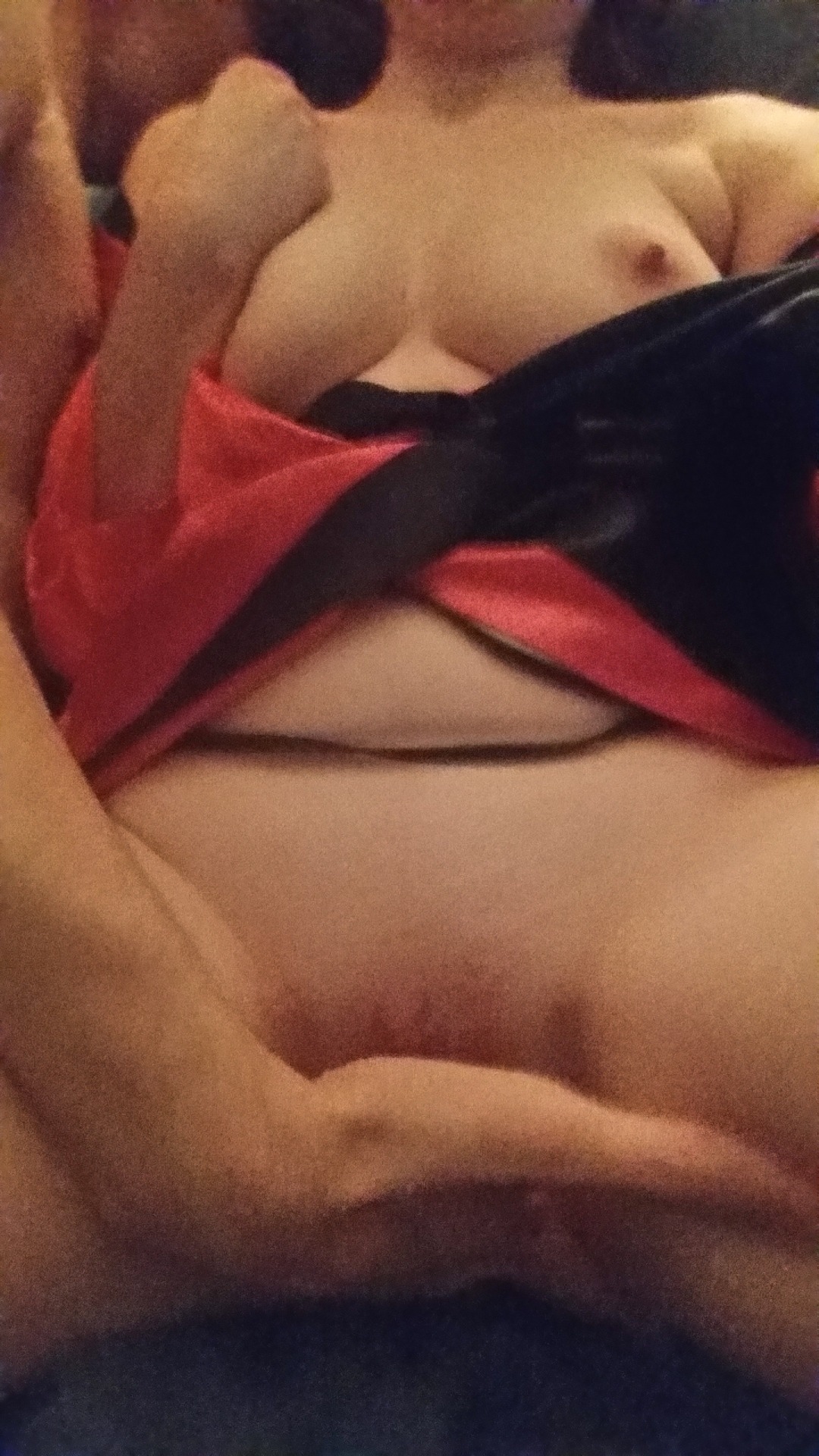 wearmedowntobones:  Tease me 
