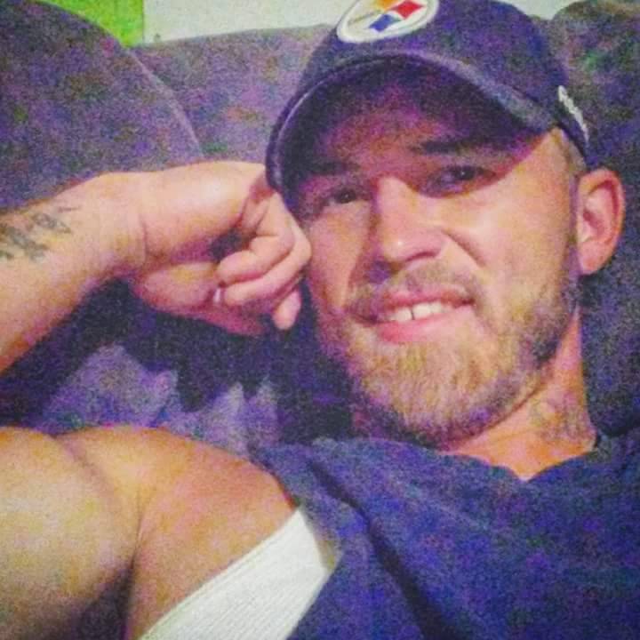 redneckinohio:  This Str8 redneck from Ky is looking for faggots to pay their faggot