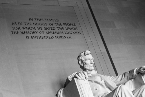 marenmisner: Looking up in Lincoln Memorial | D.C.