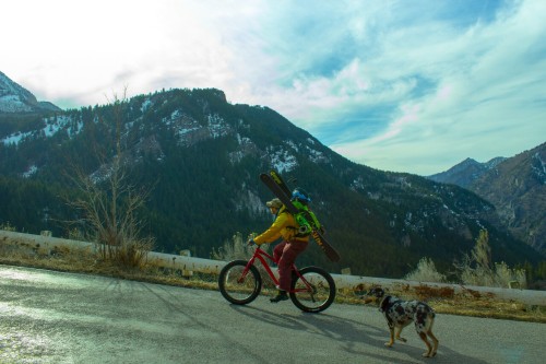 livethebackcountrylife:Fat bikes, pow skis, and picnics at 10,000 ft. We won valentines day.