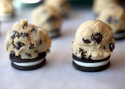 do-not-touch-my-food:  Oreo-Stuffed Chocolate