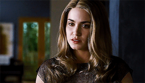 tinyjanevolturi:Rosalie looking at Bella throughout the movies.