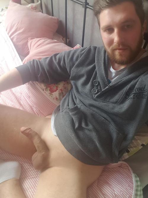 ...AND YET ANOTHER UNNECESSARY GAY NUDITY BLOG