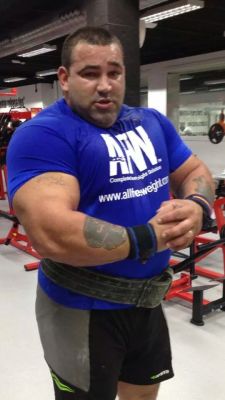 bigbearkrosbar:  yoquierouno:  Fredi Gonzalez, the human beast of 180kg  Fredi Gonzales 