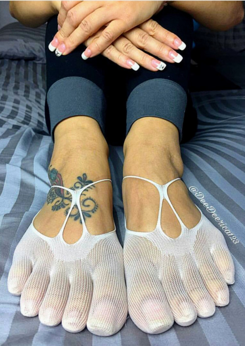 The Love of Female Feet & Toes