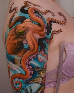 electrictattoos:  peterlagergren:  Finished Tildas freehand octopus today!     Peter Lagergren  