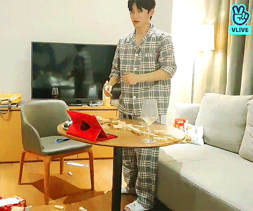Jenga Master Park Junhee Losing At Jenga