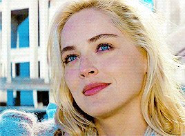 vanessacarlysle:  Basic Instinct? 