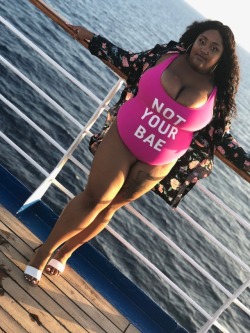 anyaithesaiyan:  quietstorm-thundathighs:  blackrebelz:  anyaithesaiyan: If you needed an update on me, I’m not only alive, but I’m living too 🏝 I looove this photoset!  😍🤩  😁💕