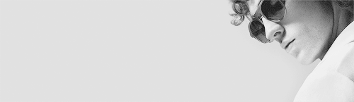 aaronjohnsonsource:  Aaron Johnson + black&amp;white photoshoots   di che stiamo
