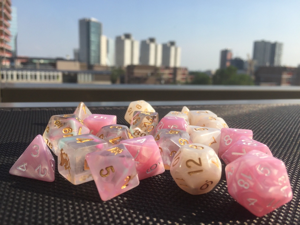 mariekethedicehoarder:  💕 White and Pink