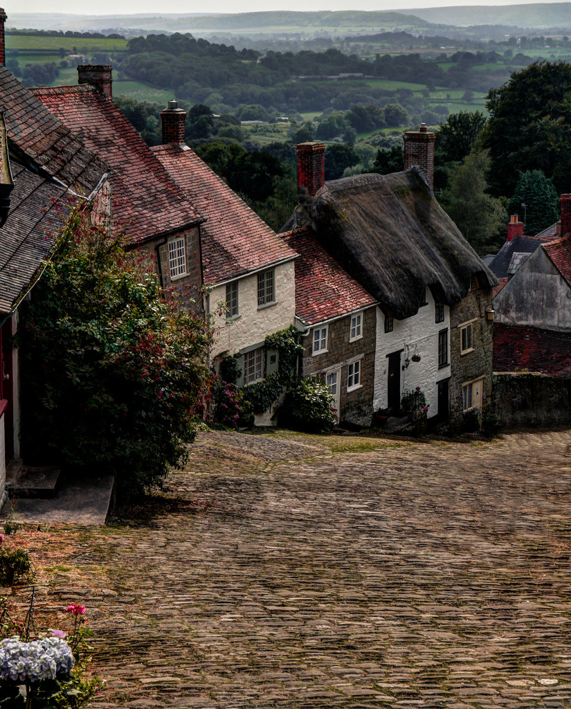Close your eyes and dream of England - The village of Shaftesbury ...