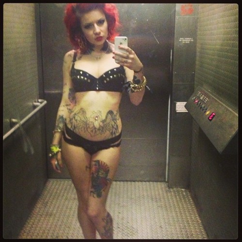 nauticaldreamer:  Shameless lift selfie 📷💕 