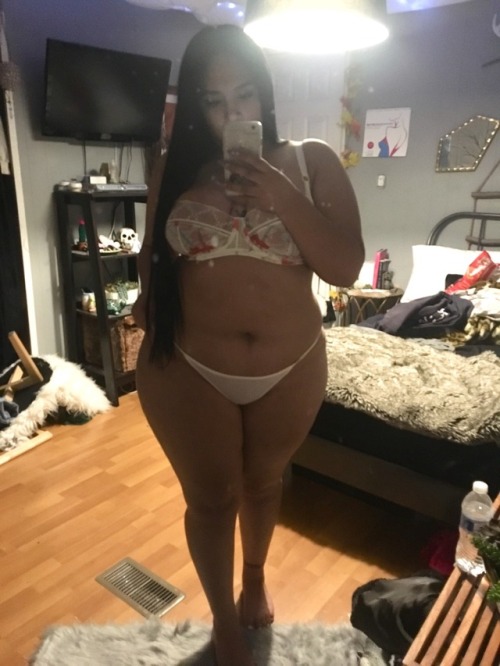 latinaa-goddesss:Sweet Sexy Savage Long hair, curvy, thickness, beautiful girl ❤❤