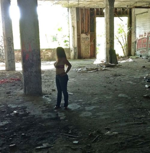 Girlfriend in Detroit