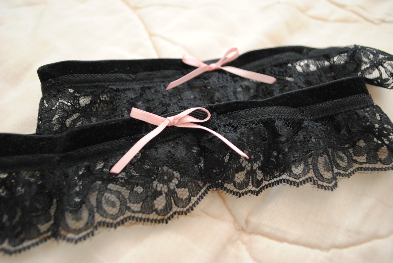 dollydevil:  These will eventually go up into my shop. The trim is velvet, I would