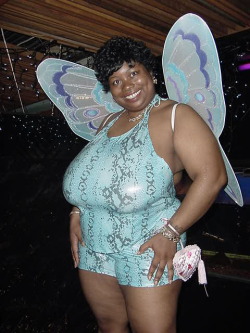 amorousbynature:  bigdreamsbbw:  Odessy, l’il butterfly  She so cute!