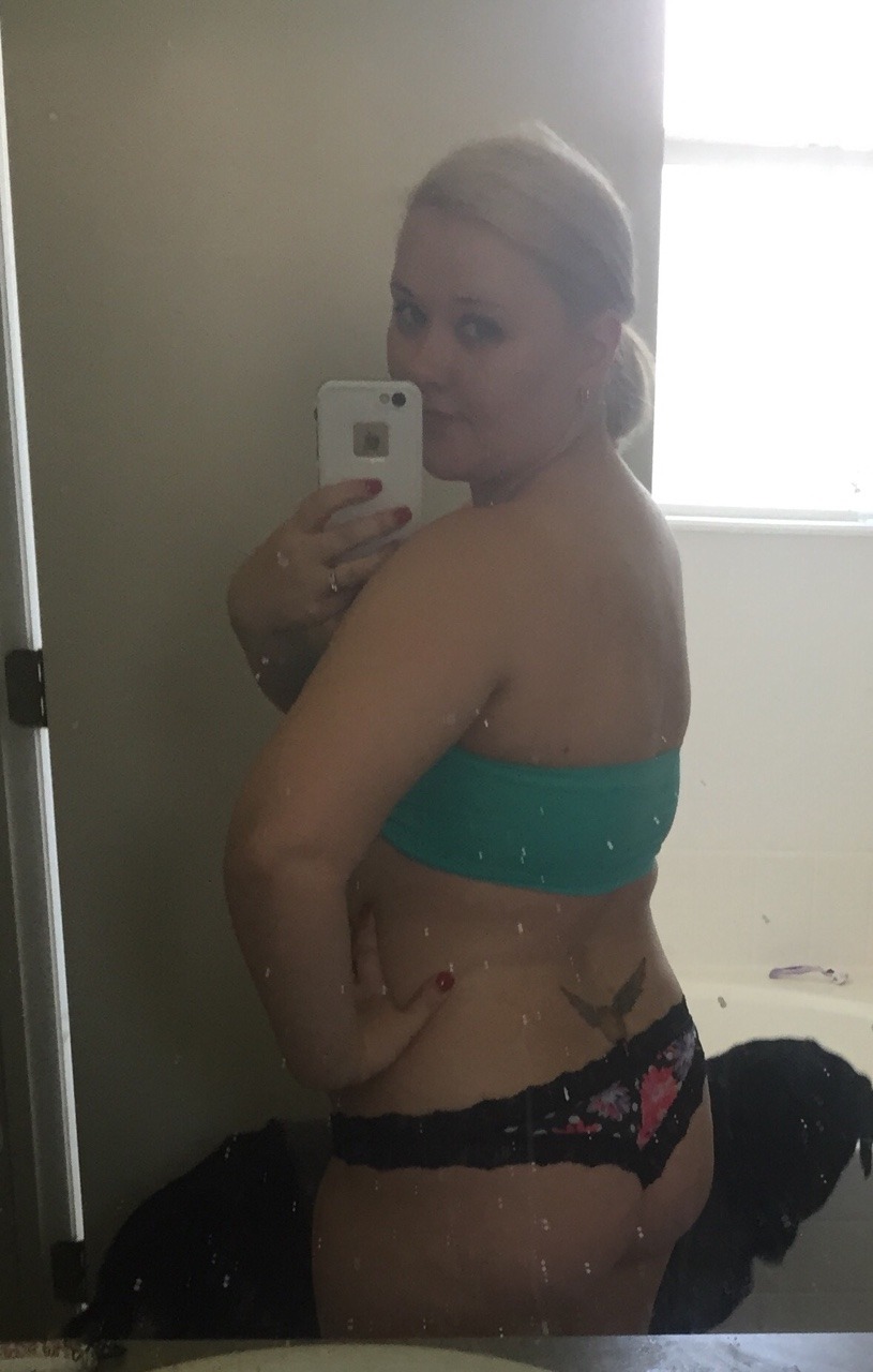 snsbwifepics:  How she must dress when around the house doing chores. Such a sexy