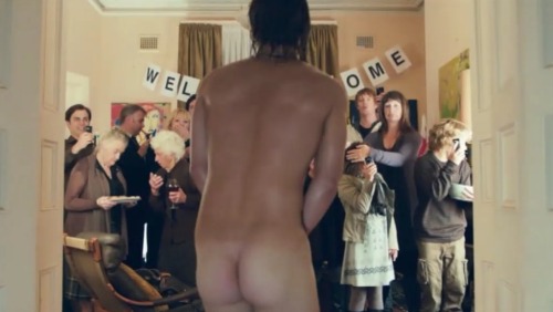 boycaps:  Xavier Samuel naked in “A Few Best Men” 