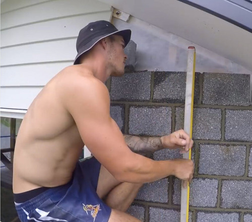 speedoglyn:Meet bricklayer Zac He can level his cock up with my mouth and face fuck me