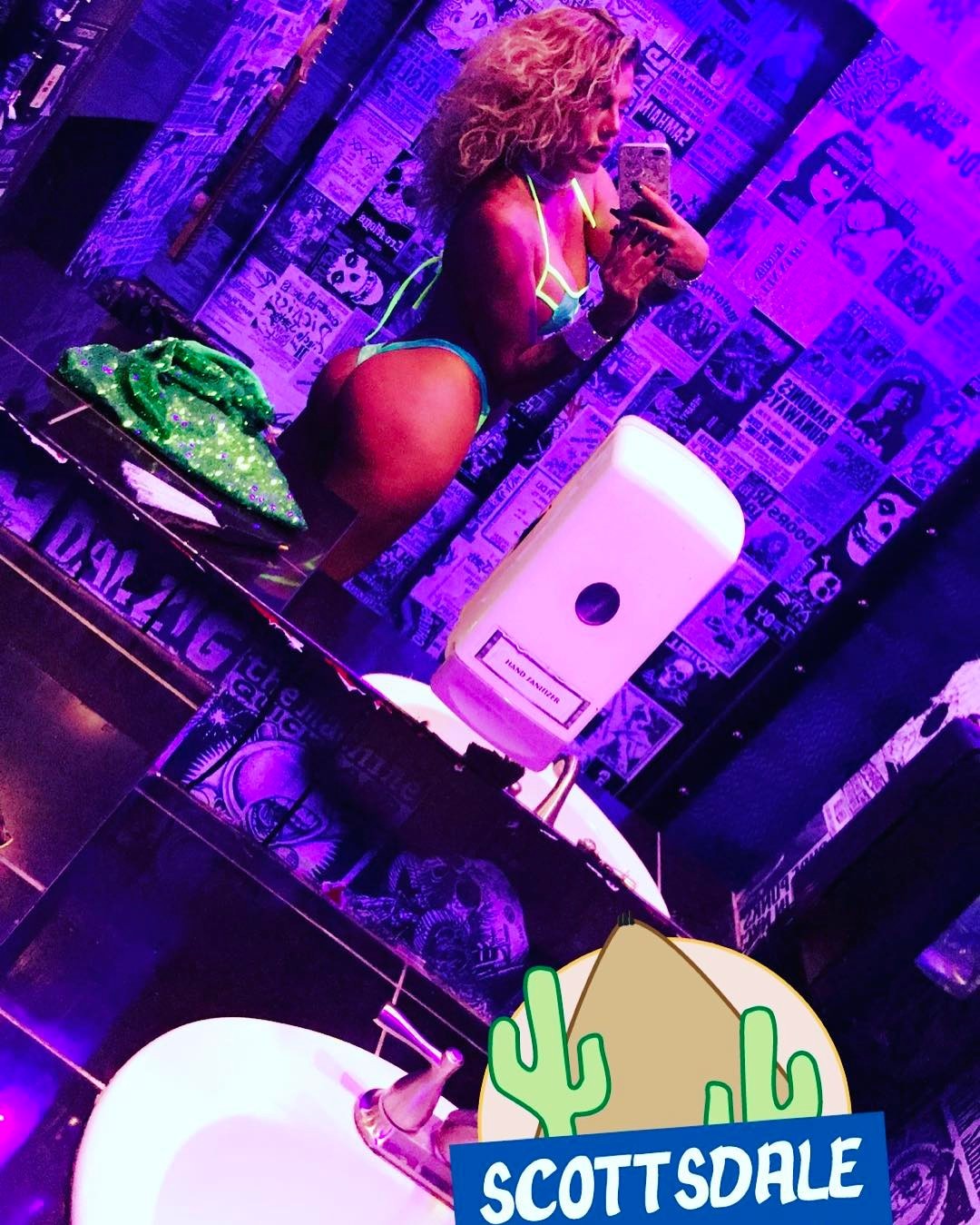 stripper-locker-room:  https://www.instagram.com/perrsiiaa/