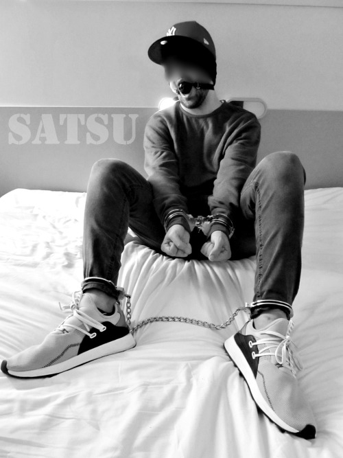 satsu05:Clothes, sneaker…the complete look its selected by me. He bought everything. Hot tie 