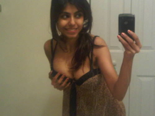Porn photo My hot girlfriend from bangalore…Hi